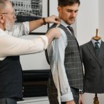 Metr w dłoń! Jak krok po kroku zmierzyć się tak, by ubrania leżały jak szyte na miarę