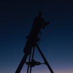 Rozgwieżdżone noce z własnego balkonu: jak wybrać teleskop, który zachwyci od pierwszego spojrzenia