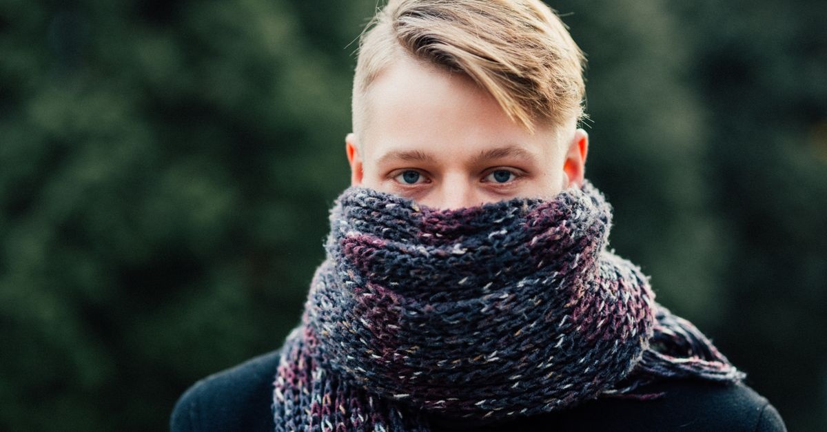 12 sposobów wiązania męskiego szalika, które błyskawicznie podniosą poziom Twojego stylu