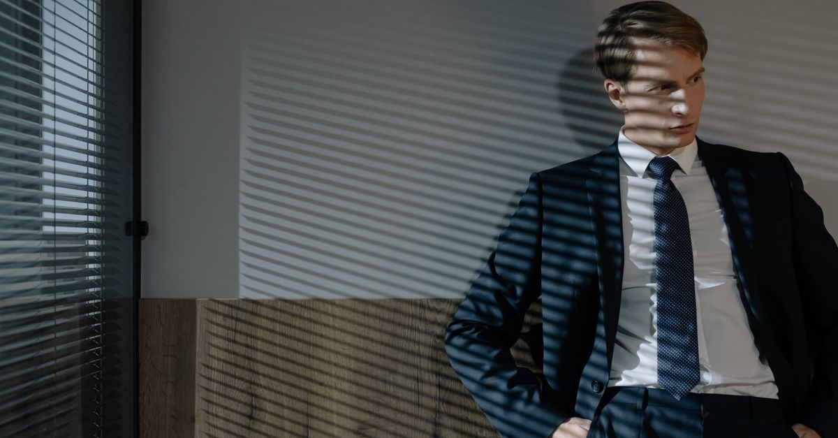Ubierz się do sukcesu: kompletny przewodnik po zasadach biznesowego dress code'u